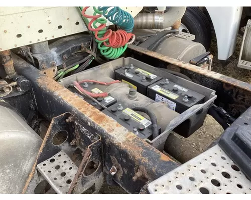 Freightliner COLUMBIA 120 Battery Box