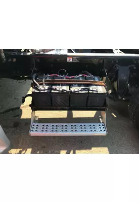 Freightliner COLUMBIA 120 Battery Box