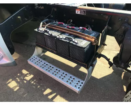 Freightliner COLUMBIA 120 Battery Box