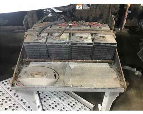 Freightliner COLUMBIA 120 Battery Box