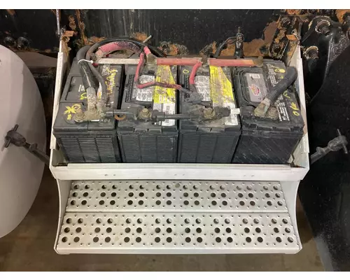 Freightliner COLUMBIA 120 Battery Box