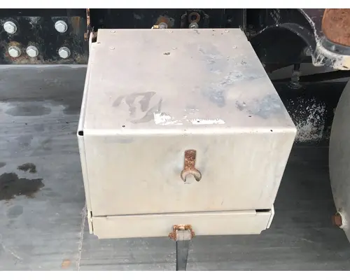 Freightliner COLUMBIA 120 Battery Box