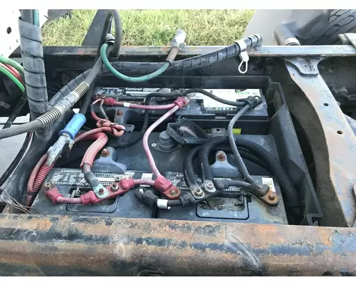 Freightliner COLUMBIA 120 Battery Box