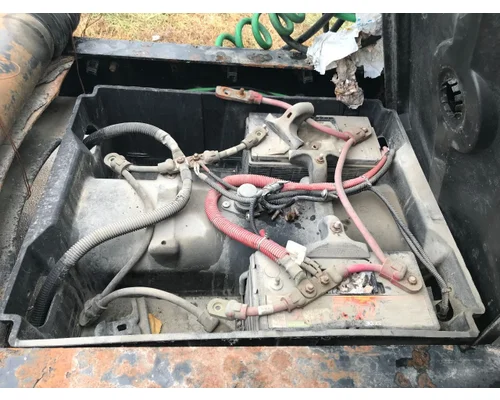 Freightliner COLUMBIA 120 Battery Box