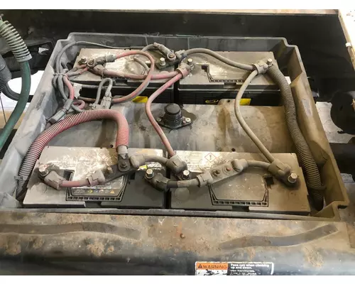 Freightliner COLUMBIA 120 Battery Box