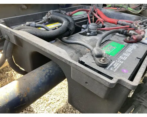 Freightliner COLUMBIA 120 Battery Box