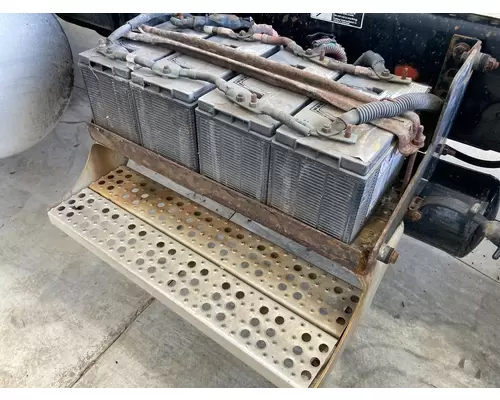 Freightliner COLUMBIA 120 Battery Box