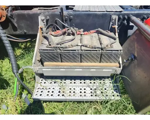 Freightliner COLUMBIA 120 Battery Box