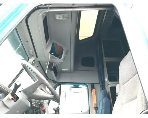 Freightliner COLUMBIA 120 Cab Assembly