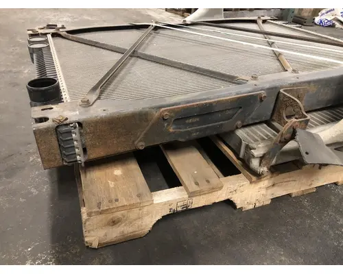 Freightliner COLUMBIA 120 Cooling Assembly. (Rad., Cond., ATAAC)