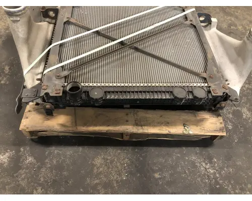 Freightliner COLUMBIA 120 Cooling Assembly. (Rad., Cond., ATAAC)