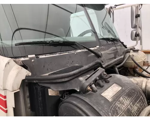 Freightliner COLUMBIA 120 Cowl