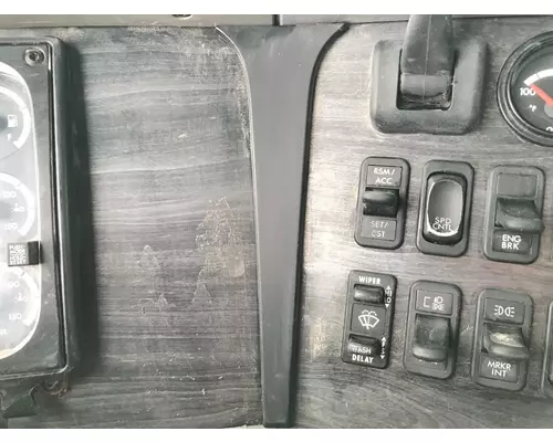 Freightliner COLUMBIA 120 Dash Assembly