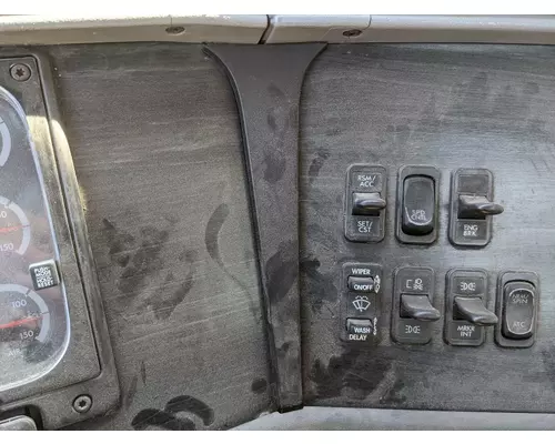 Freightliner COLUMBIA 120 Dash Panel