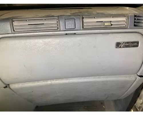 Freightliner COLUMBIA 120 Dash Panel