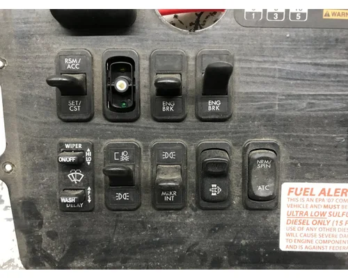 Freightliner COLUMBIA 120 Dash Panel