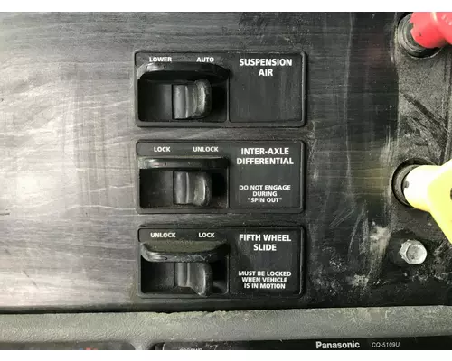 Freightliner COLUMBIA 120 Dash Panel