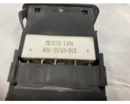 Freightliner COLUMBIA 120 DashConsole Switch