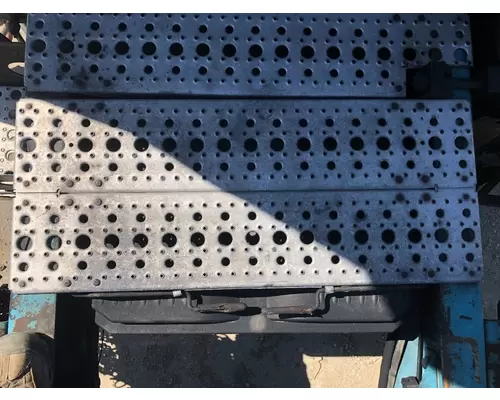 Freightliner COLUMBIA 120 Deckplate