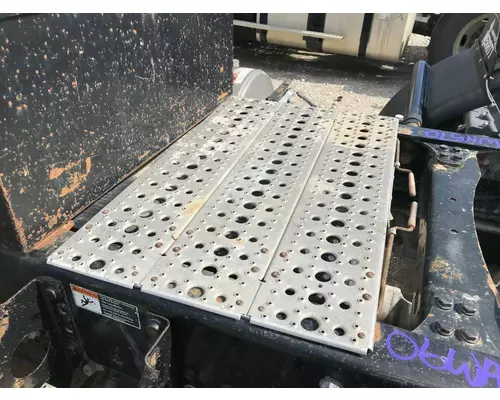 Freightliner COLUMBIA 120 Deckplate