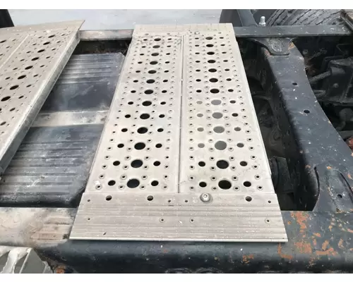 Freightliner COLUMBIA 120 Deckplate