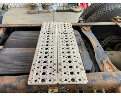 Freightliner COLUMBIA 120 Deckplate