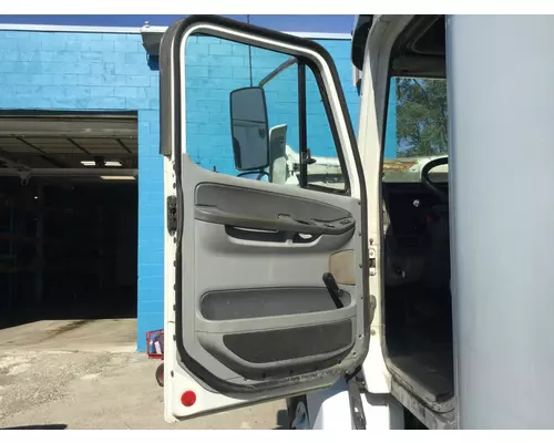 Freightliner COLUMBIA 120 Door Assembly, Front