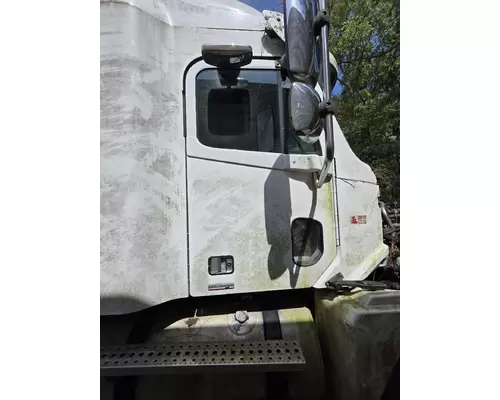 Freightliner COLUMBIA 120 Door Assembly, Front