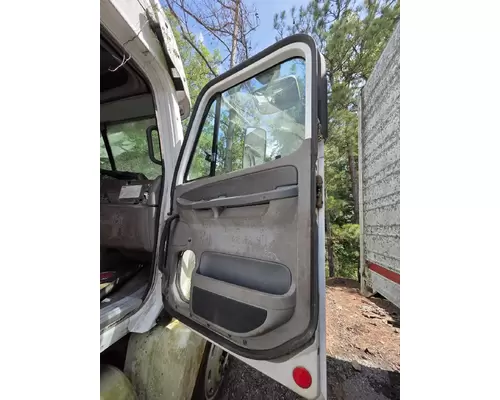 Freightliner COLUMBIA 120 Door Assembly, Front