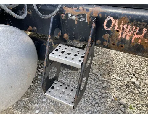 Freightliner COLUMBIA 120 Engine Brackets, Misc.