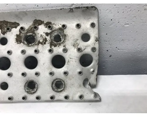 Freightliner COLUMBIA 120 Engine Brackets, Misc.