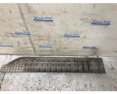 Freightliner COLUMBIA 120 Engine Brackets, Misc.