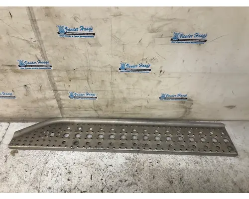 Freightliner COLUMBIA 120 Engine Brackets, Misc.