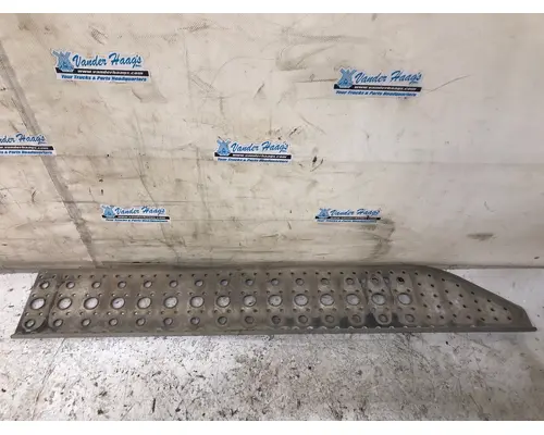 Freightliner COLUMBIA 120 Engine Brackets, Misc.