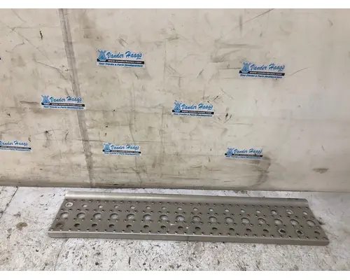 Freightliner COLUMBIA 120 Engine Brackets, Misc.