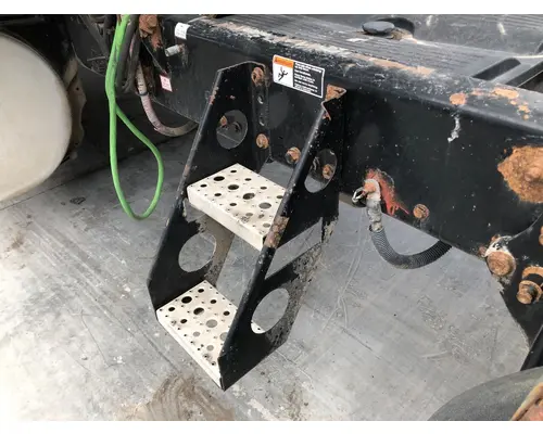 Freightliner COLUMBIA 120 Engine Brackets, Misc.