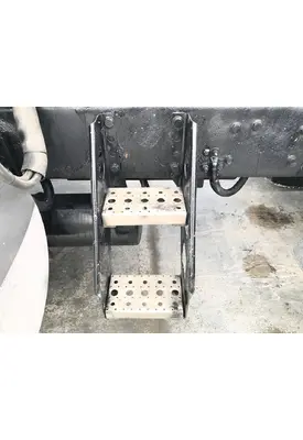 Freightliner COLUMBIA 120 Engine Brackets, Misc.