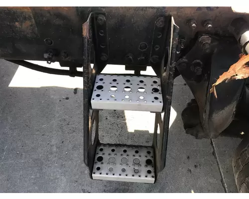 Freightliner COLUMBIA 120 Engine Brackets, Misc.