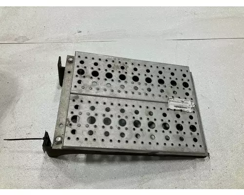 Freightliner COLUMBIA 120 Engine Brackets, Misc.