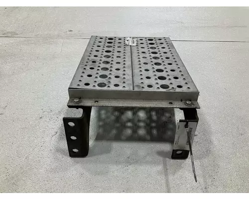 Freightliner COLUMBIA 120 Engine Brackets, Misc.