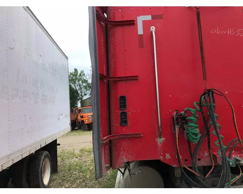 Freightliner COLUMBIA 120 Fairing (Side)