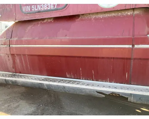 Freightliner COLUMBIA 120 Fairing (Side)