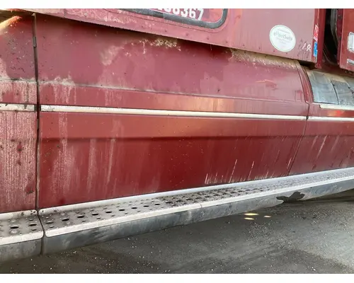 Freightliner COLUMBIA 120 Fairing (Side)