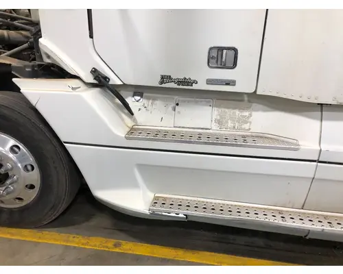 Freightliner COLUMBIA 120 Fairing (Side)