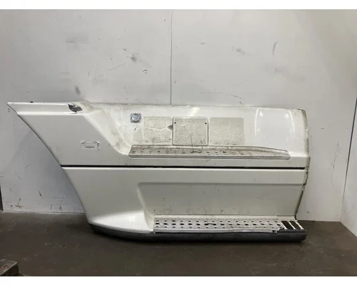 Freightliner COLUMBIA 120 Fairing (Side)