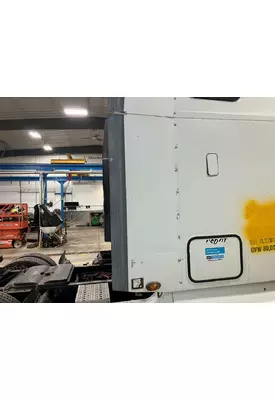 Freightliner COLUMBIA 120 Fairing (Side)