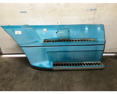 Freightliner COLUMBIA 120 Fairing (Side)
