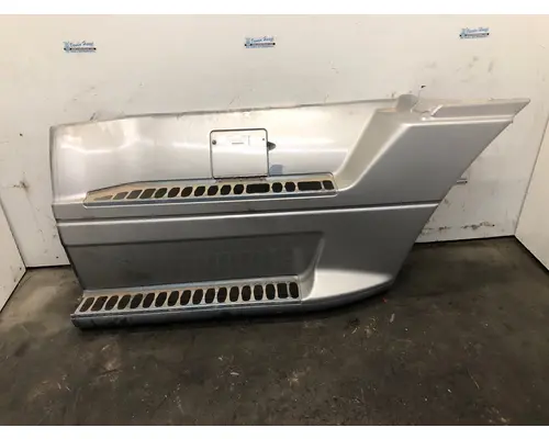 Freightliner COLUMBIA 120 Fairing (Side)