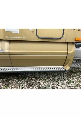 Freightliner COLUMBIA 120 Fairing (Side)