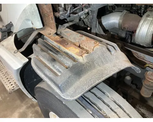 Freightliner COLUMBIA 120 Fender